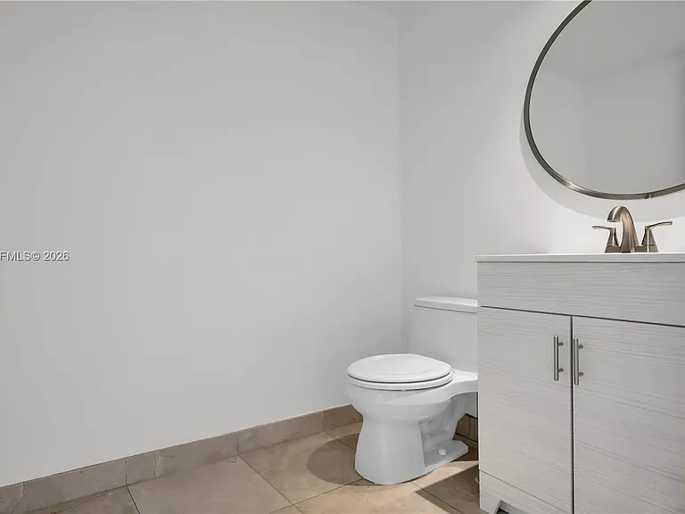 901 Brickell Key Blvd #L05 — Photo 11