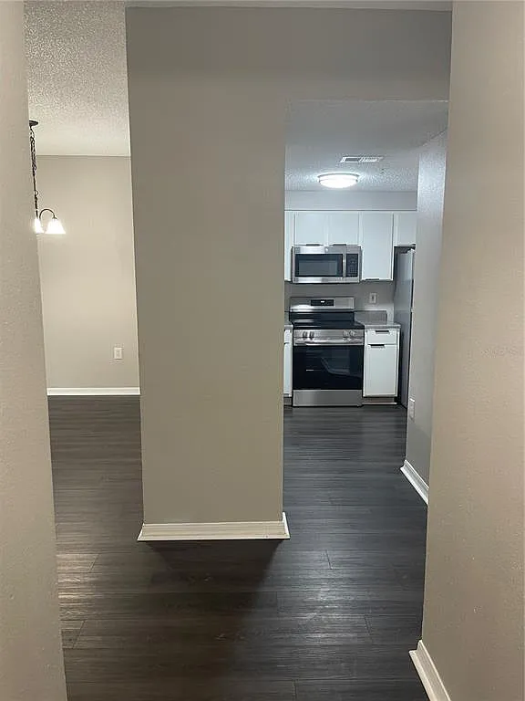 3 bed, 2.0 bath, 1134 sqft, $2,200 — Photo 3