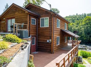 5430 Ela Rd, Whittier, NC 28789