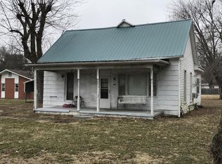 556 W 7th St, Neoga, IL 62447