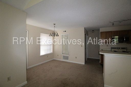 3rd image of 615 Cypress Pointe St