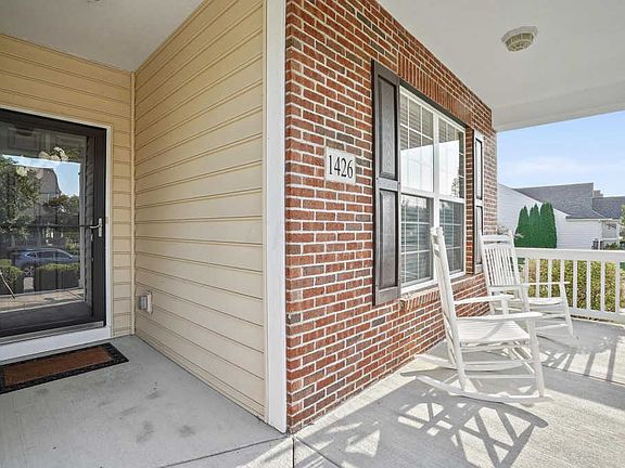 3rd image of 1426 Palay Dr
