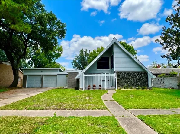 8834 Rowan Ln, Houston, TX 77036