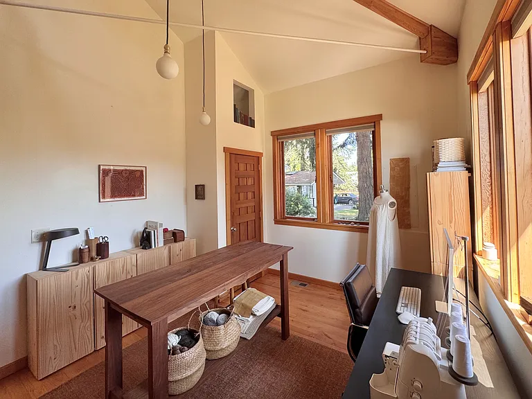 719 Decker Ave — Photo 17