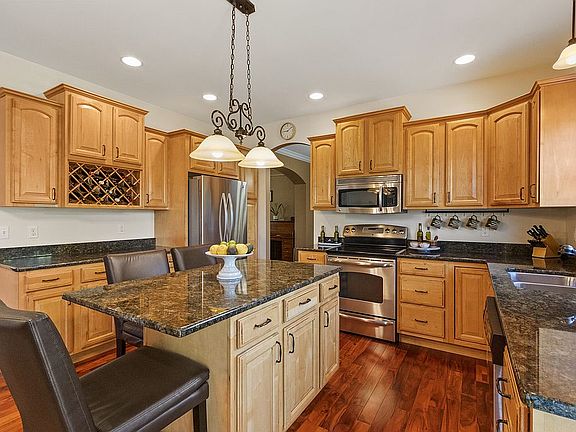 Open-concept Kitchen
