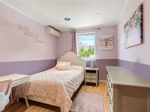 24 Cove Lane image 12 of 26