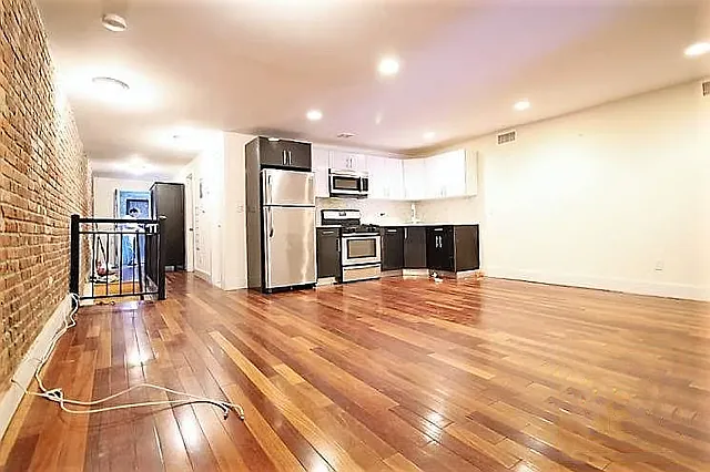 436 Throop Ave #1 — Photo 3