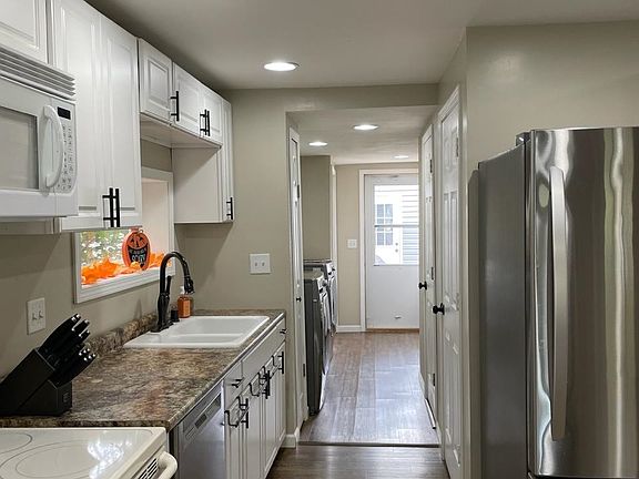 5th image of 520 Virgin Ave