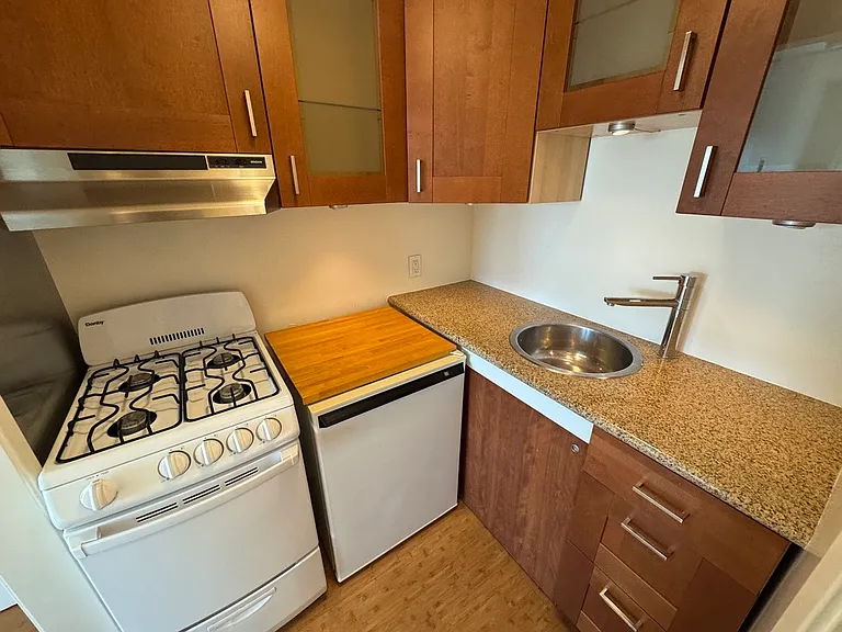 40 Brooks Ave #18 — Photo 22