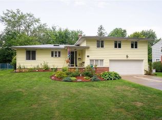 40 Colony Ct, Amherst, NY