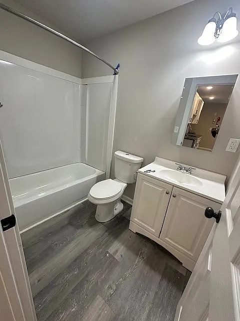 3 bed, 1200 sqft, $2,000 — Photo 3