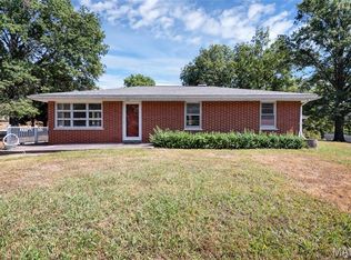 1504 Campbell Ln, Columbia, IL 62236