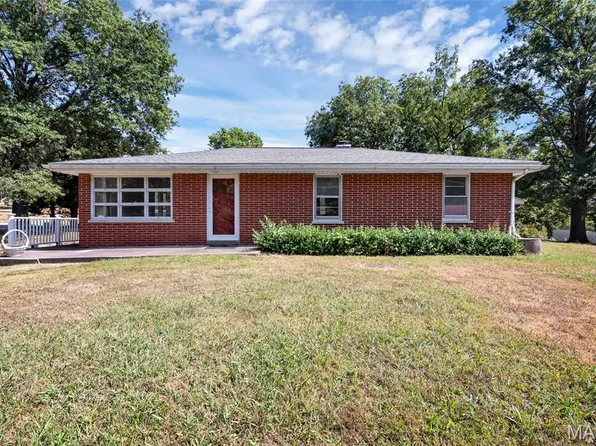 1504 Campbell Ln, Columbia, IL 62236