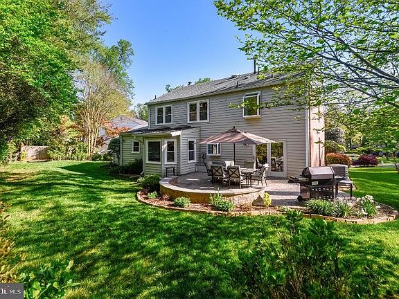 4th image of 9619 Whitecedar Ct