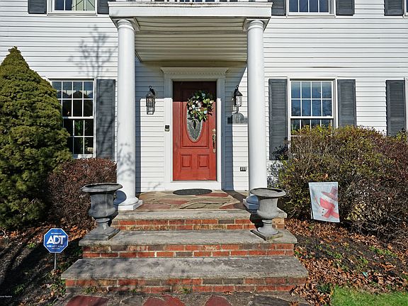 5th image of 125 Foxhollow Dr