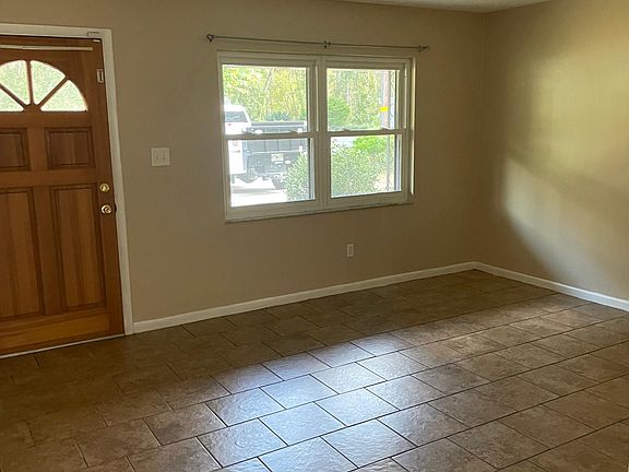 3rd image of 3620 NE 25th Ave