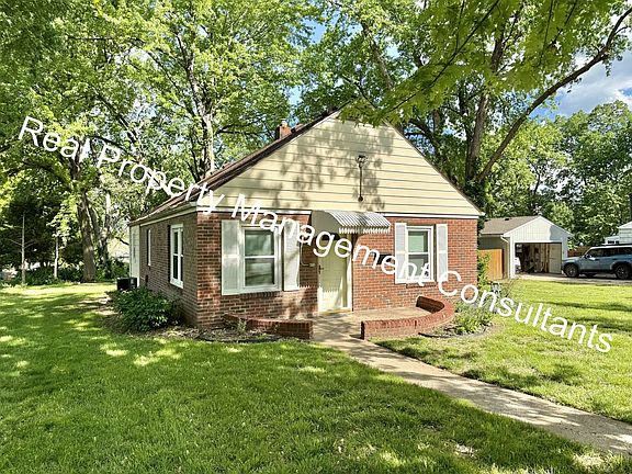 2nd image of 2919 S Claremont Ave