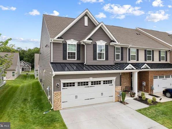 221 Hidden Acres Ln, Moorestown, NJ 08057