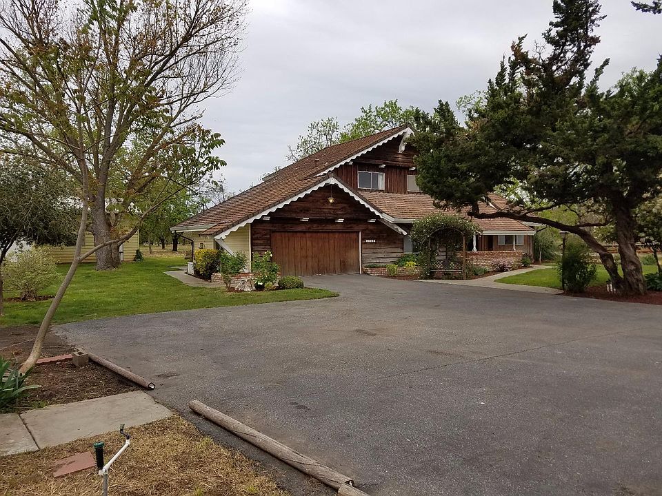 1st image of 13685 Columbet Ave