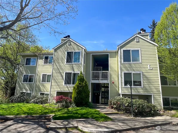 975 Aberdeen Avenue NE #L102, Renton, WA 98056