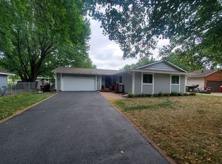 1811 Manor Ln, Hastings, MN 55033