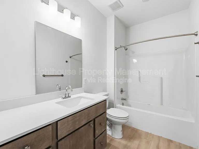 Riverbend Flats Apartments — Photo 102