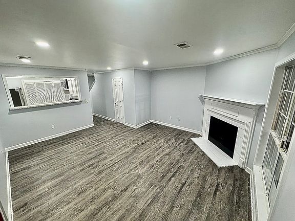 5th image of 39 Huntsfield Dr