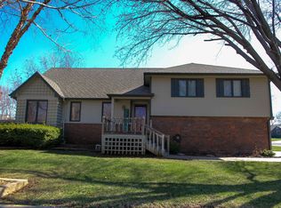 918 S Honeybrook Ln, Derby, KS 67037