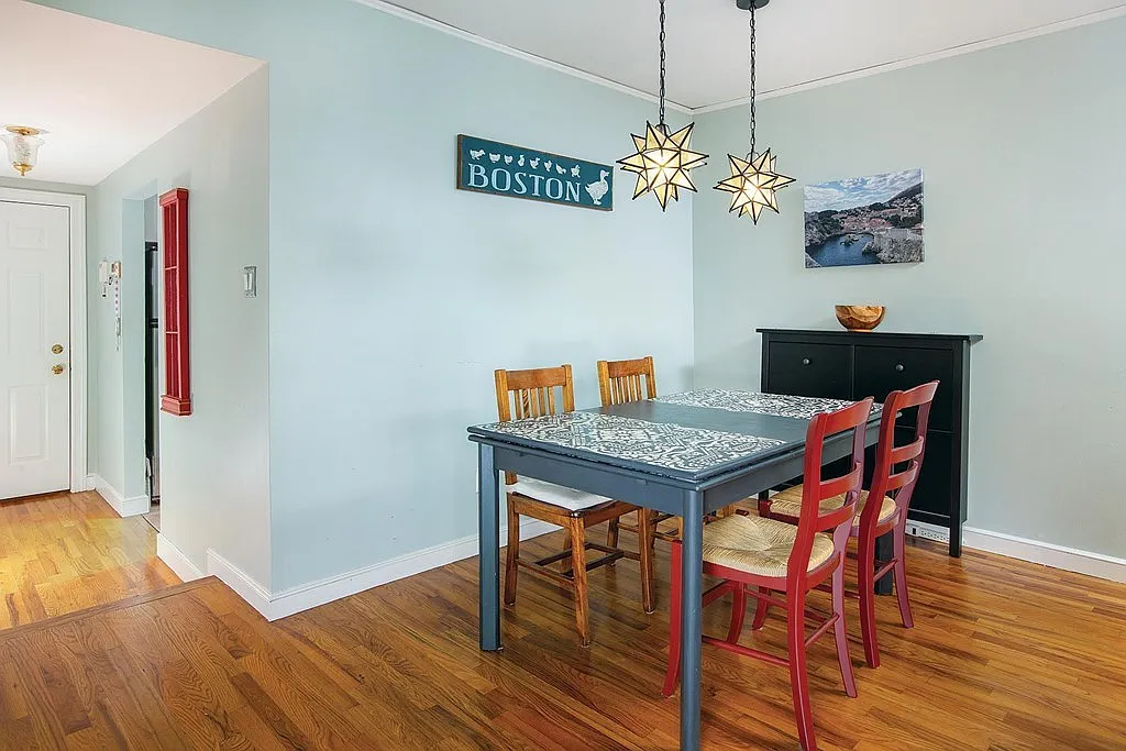 2 bed, 935 sqft, $3,295 — Photo 2