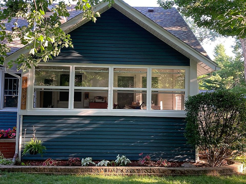 1st image of 1304 Cambridge Dr