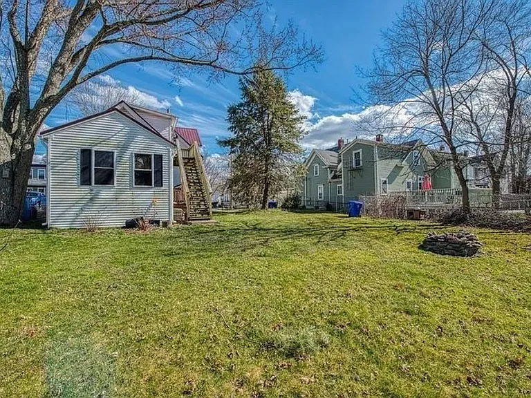 13 Charles St #2 — Photo 12
