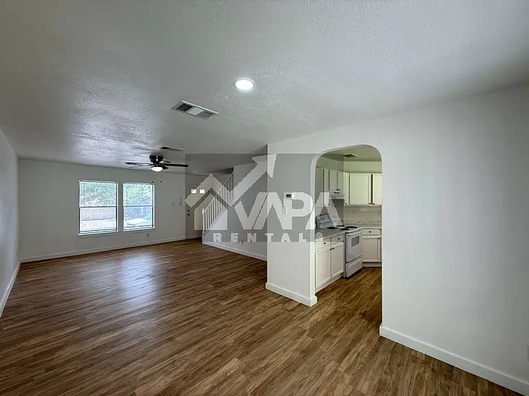 6811 Evercrest Ln — Photo 7