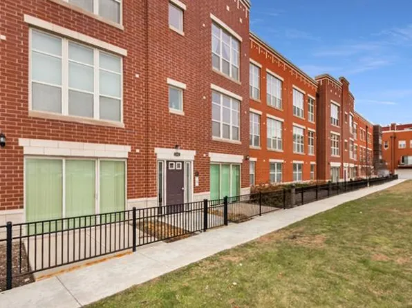 318 E 25th Pl APT 2E, Chicago, IL 60616