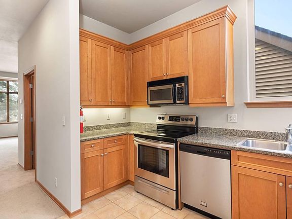 5th image of 152 Madrona Way NE