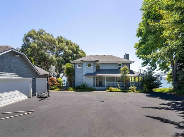 93646 Mallard Ln, North Bend, OR 97459