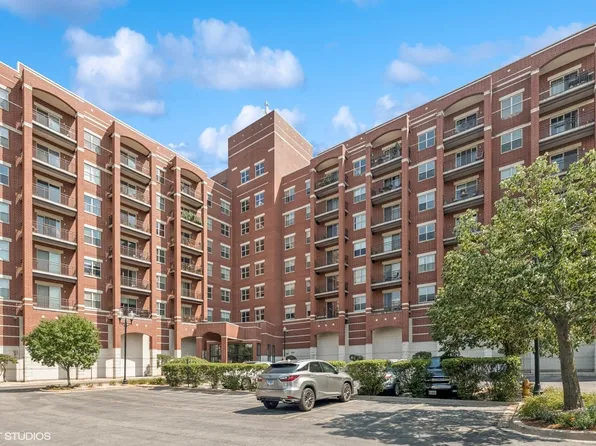 1700 Riverwoods Dr APT 314, Melrose Park, IL 60160