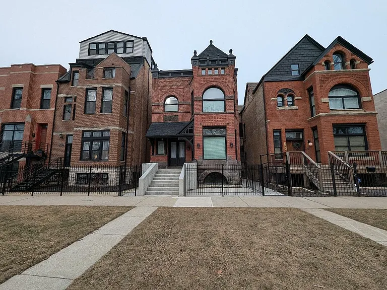2150 W Monroe St — Photo 106