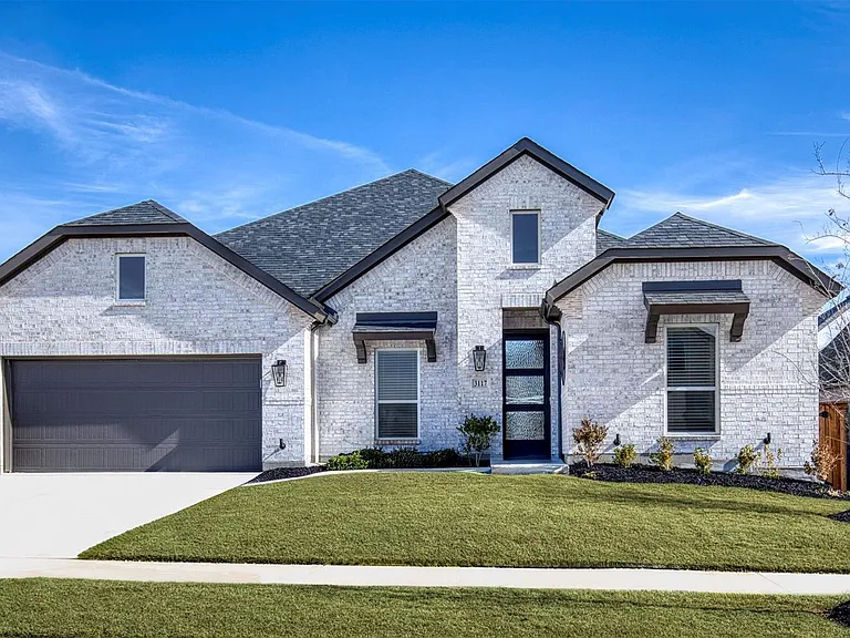 3117 Maidenhair Ln — Photo 1