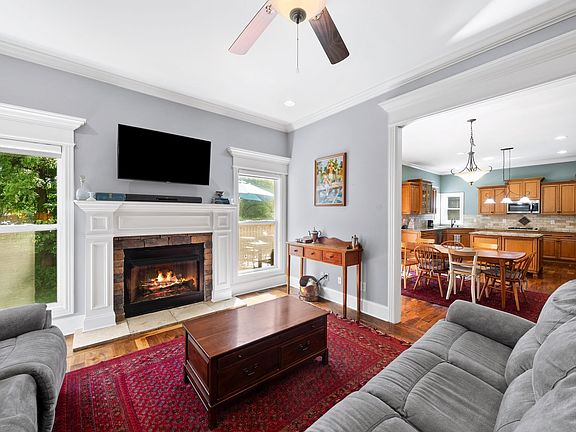 4th image of 1050 Alice Springs Cir
