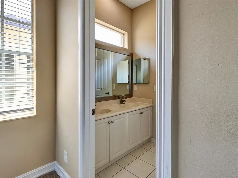 10640 NW 83rd Ct — Photo 33