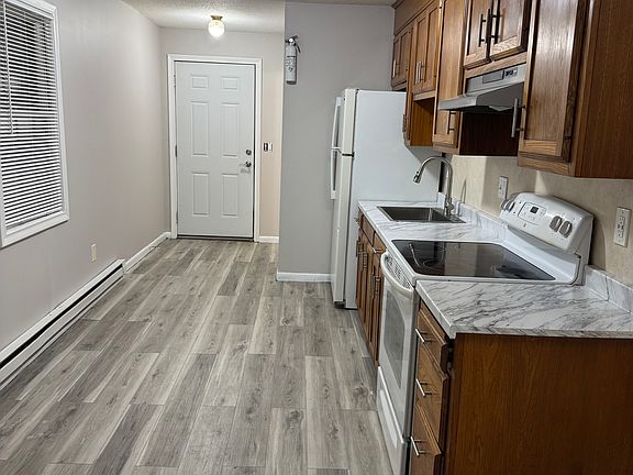 3rd image of 174 Farmington Ave Floor 2