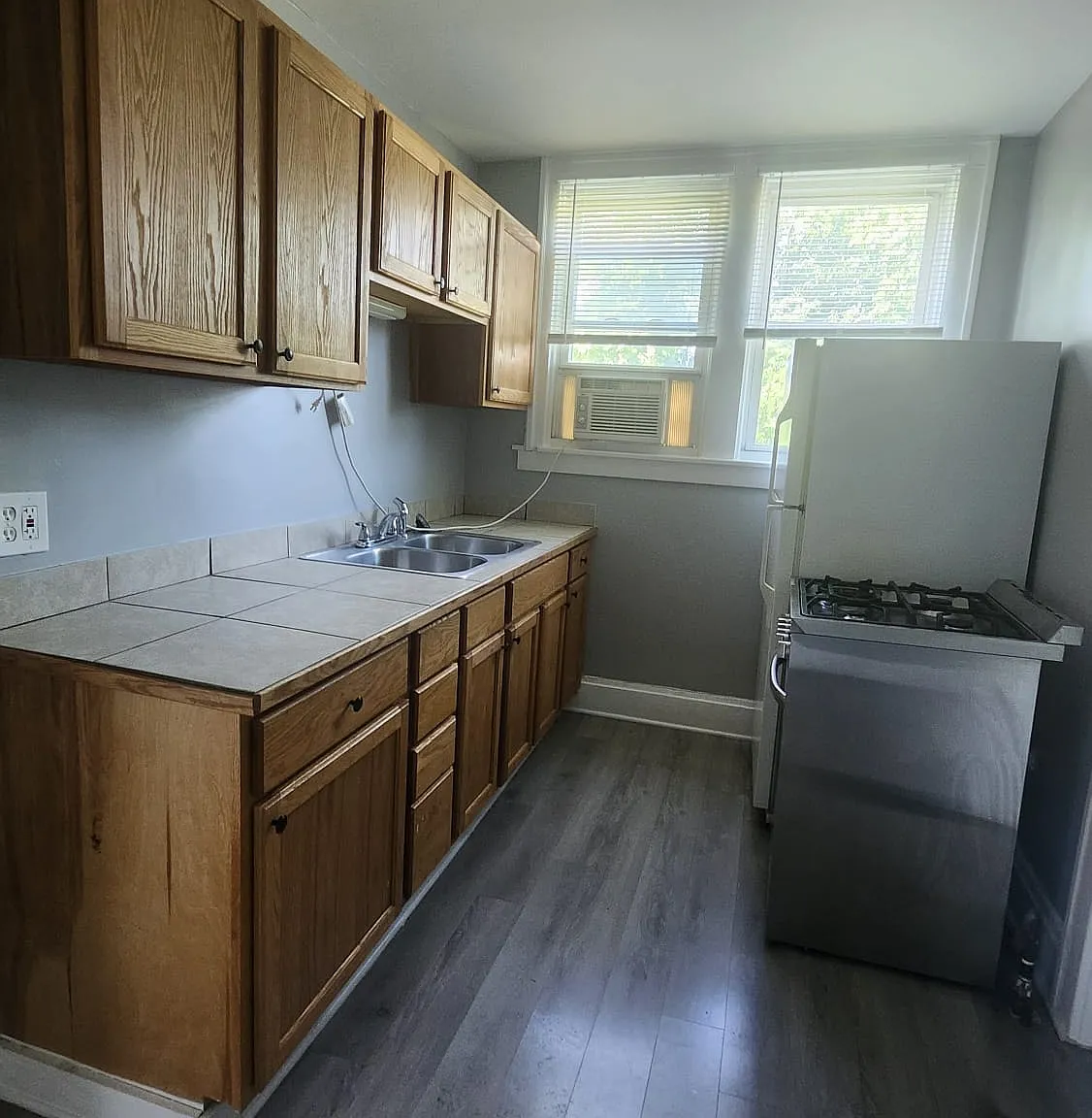 Studio, 550 sqft, $695 — Photo 3