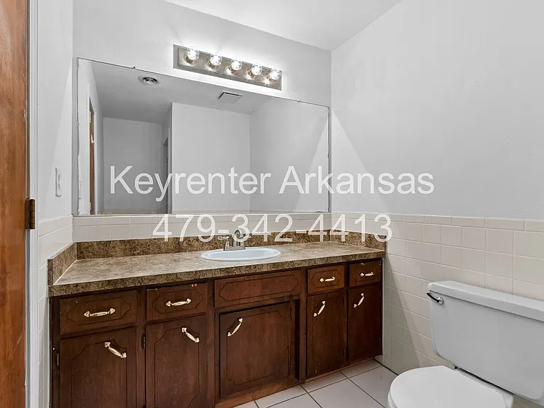 4100 Miller Dr — Photo 16