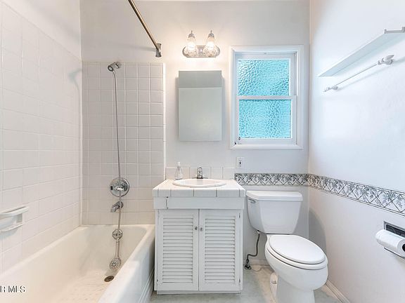 3rd image of 8798 Colbath Ave