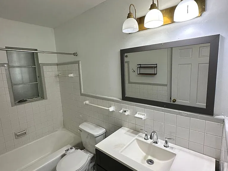 5138 Whitehall Ave — Photo 12