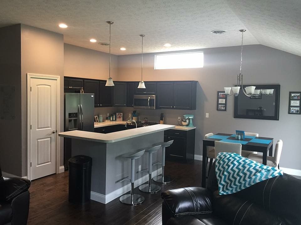 2nd image of 805 Apple Valley Dr