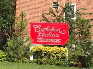 32 Cathedral Ave APT 5B, Garden City, NY 11530
