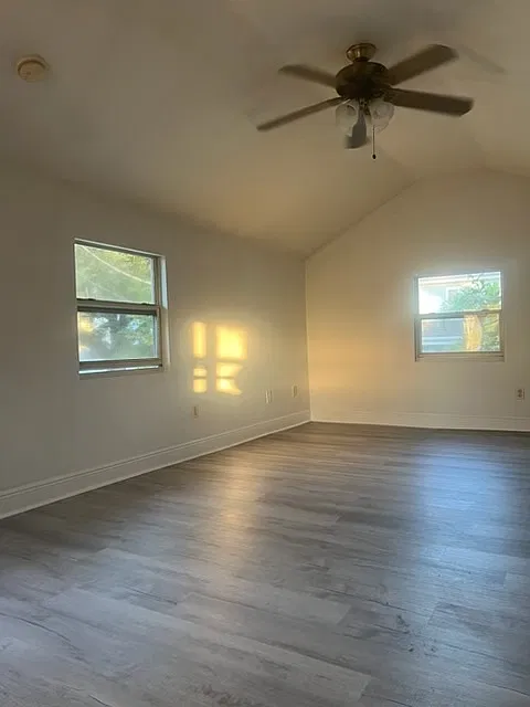 Studio, 400 sqft, $995 — Photo 2