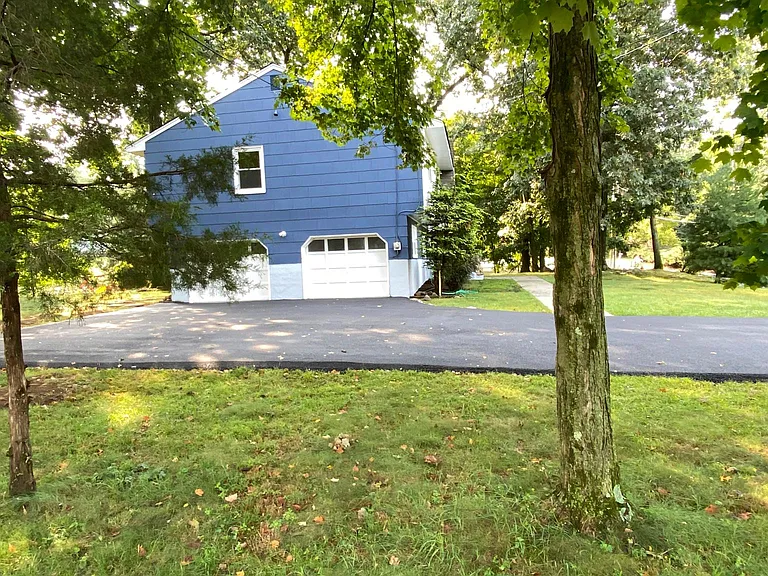 25 Cottage Pl — Photo 12