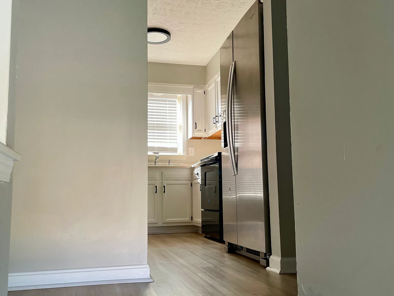 4 bed, 2.5 bath, 1900 sqft, $2,250 — Photo 3